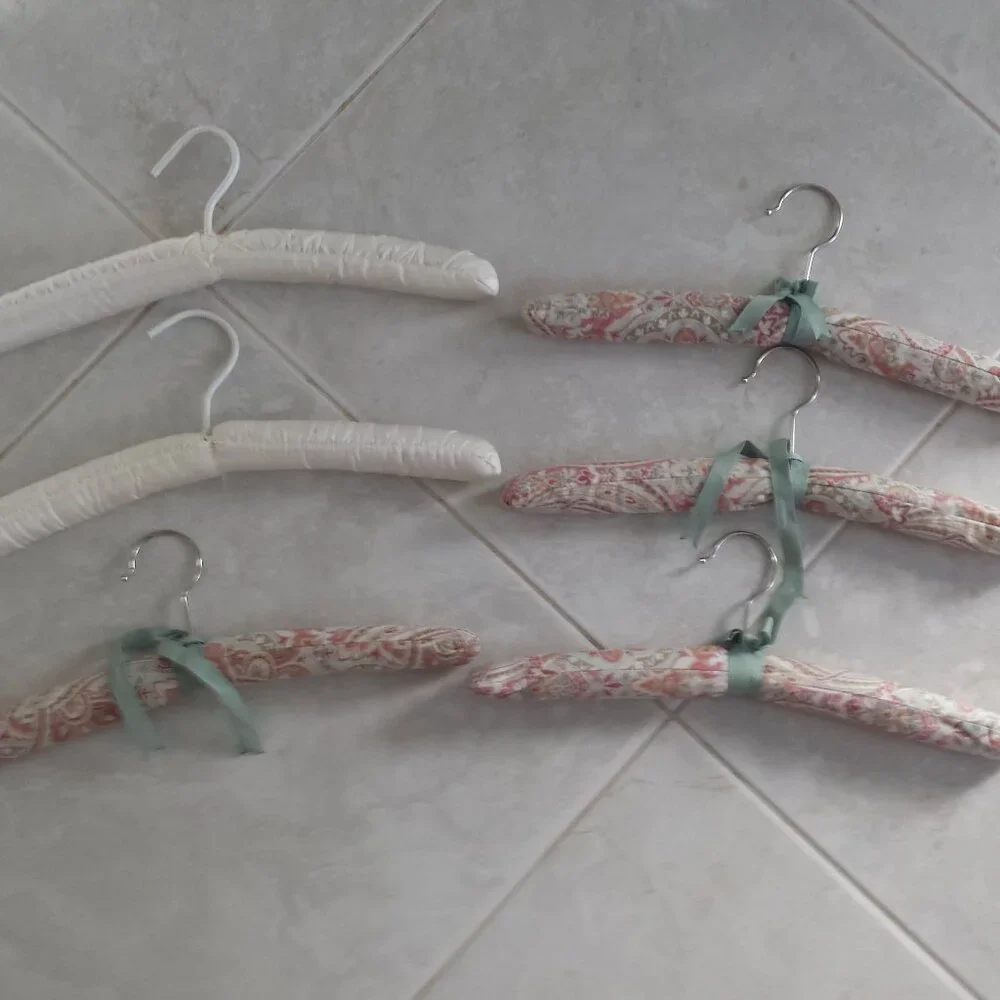 Lot of 6 Padded Hangers